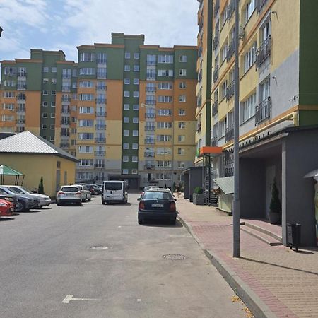 Апартаменти Центр Міста Біля Жд Вокзалу Перемоги Lutsʼk Exterior foto